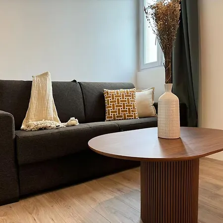 Comfortable In Ideal Location