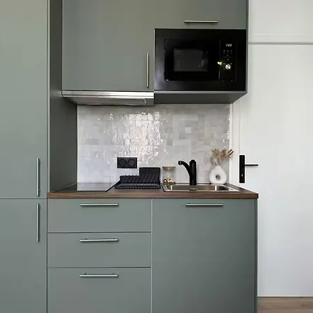 Comfortable In Ideal Location